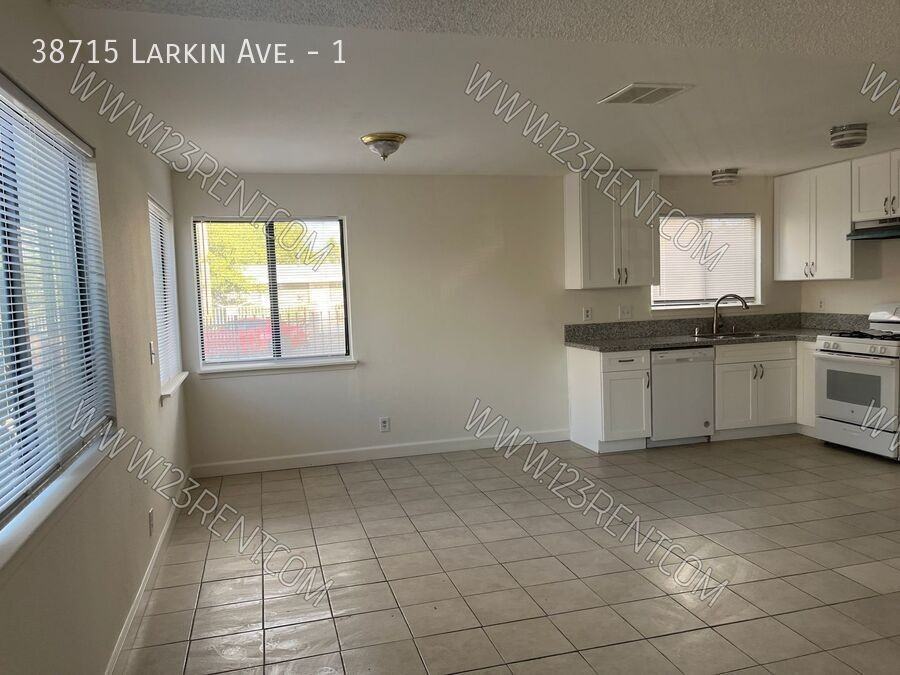 38715 Larkin Ave #1 - Photo 4 of 14