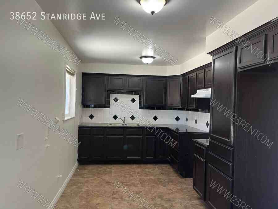 38652 Stanridge Ave - Photo 4 of 28