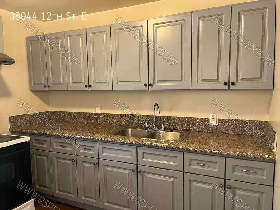 38044 12th St E - Photo 6 of 11