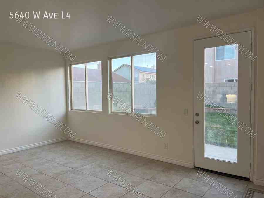5640 W Avenue L4 - Photo 5 of 39