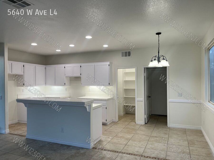 5640 W Avenue L4 - Photo 6 of 39