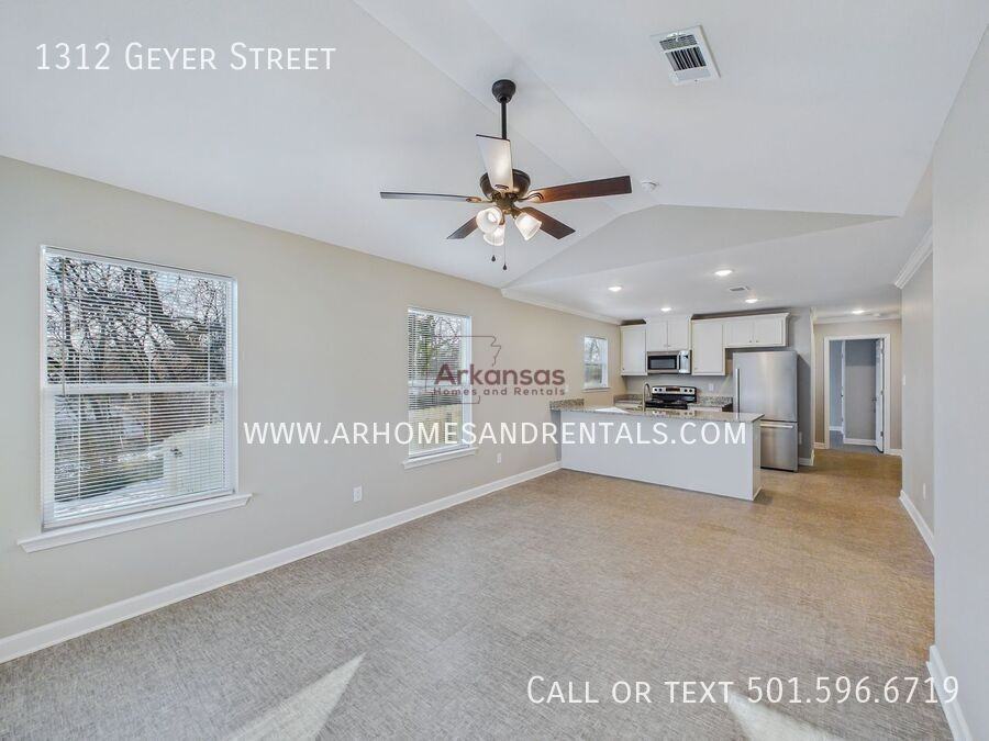 1312 Geyer St - Photo 3 of 12