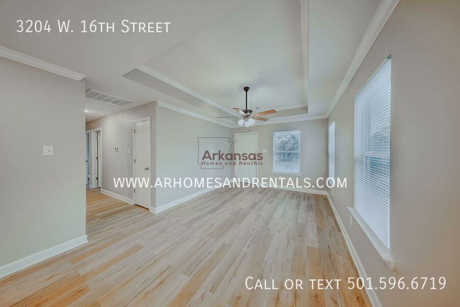 3204 W 16th St - Photo 2 of 11