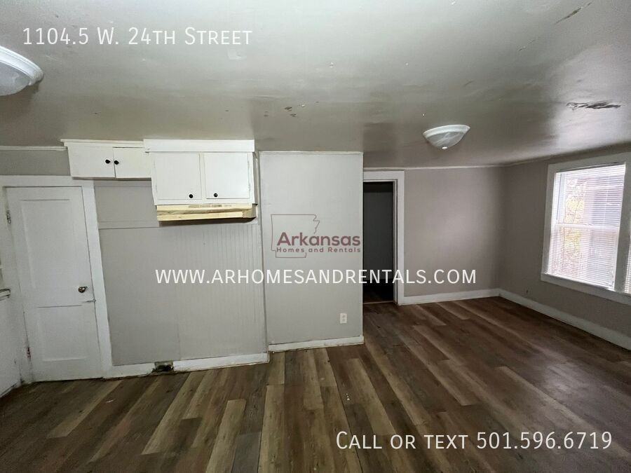 W 24th St - Photo 5 of 8