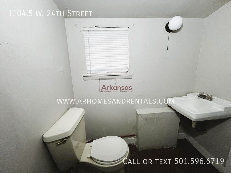 W 24th St - Photo 7 of 8