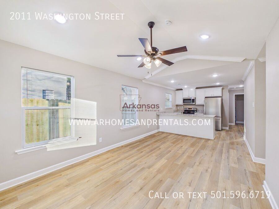 2011 Washington St - Photo 3 of 11