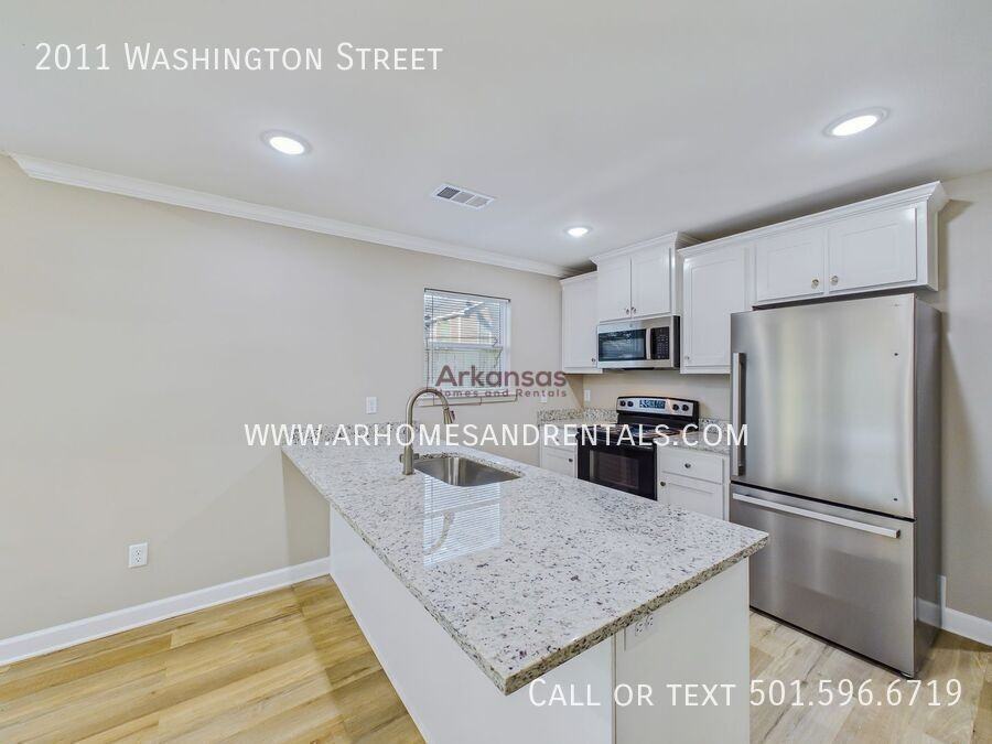 2011 Washington St - Photo 4 of 11