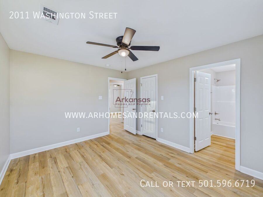 2011 Washington St - Photo 6 of 11