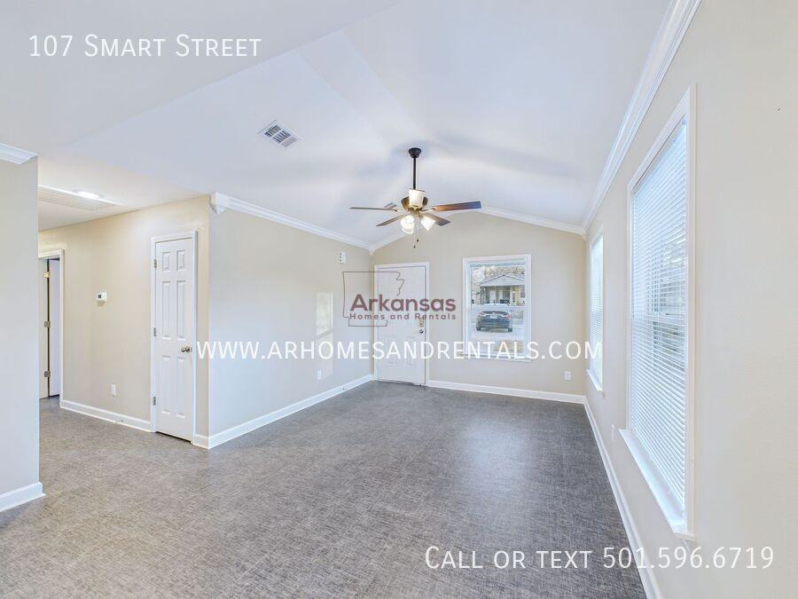 107 Smart St - Photo 2 of 11