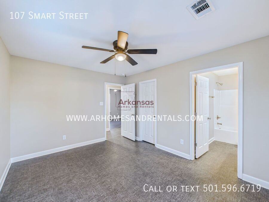 107 Smart St - Photo 5 of 11