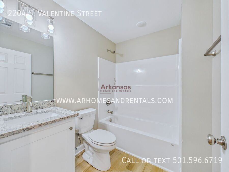 2204 S Valentine St - Photo 7 of 15