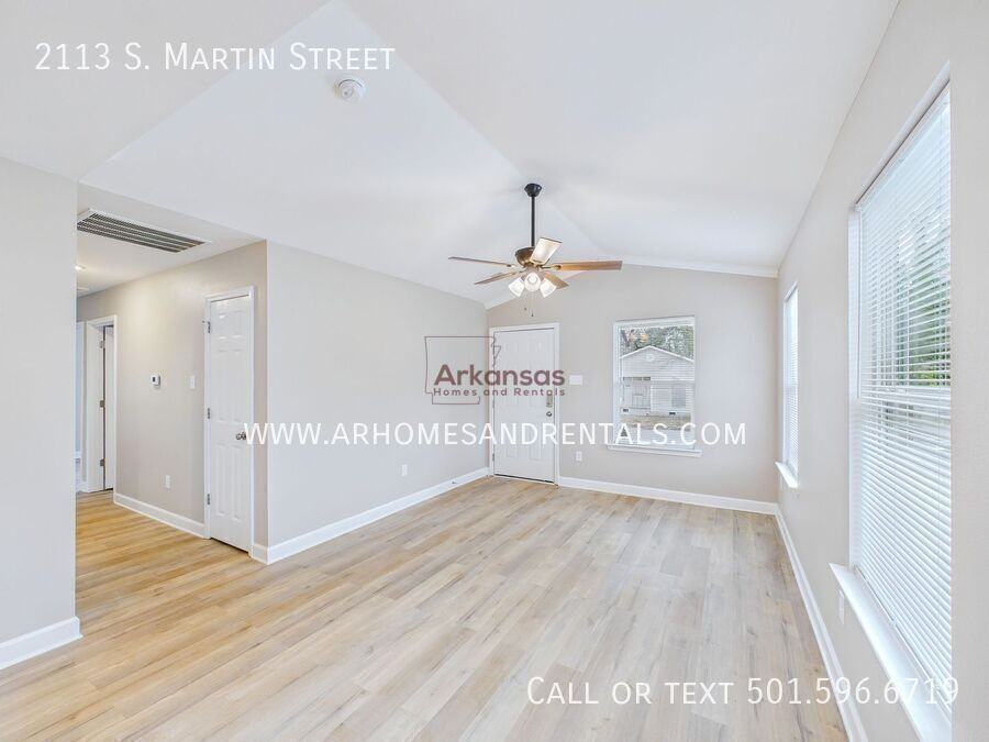 2113 S Martin St - Photo 2 of 16