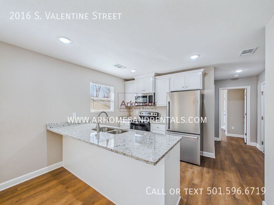 2016 S Valentine St - Photo 4 of 12