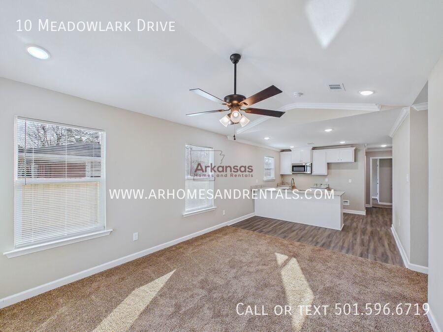 10 Meadowlark Dr - Photo 3 of 12