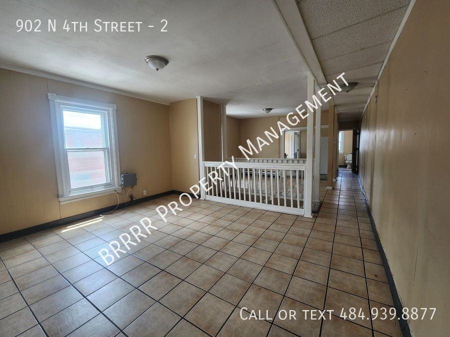 902 N 4th St #2 - Photo 2 of 17