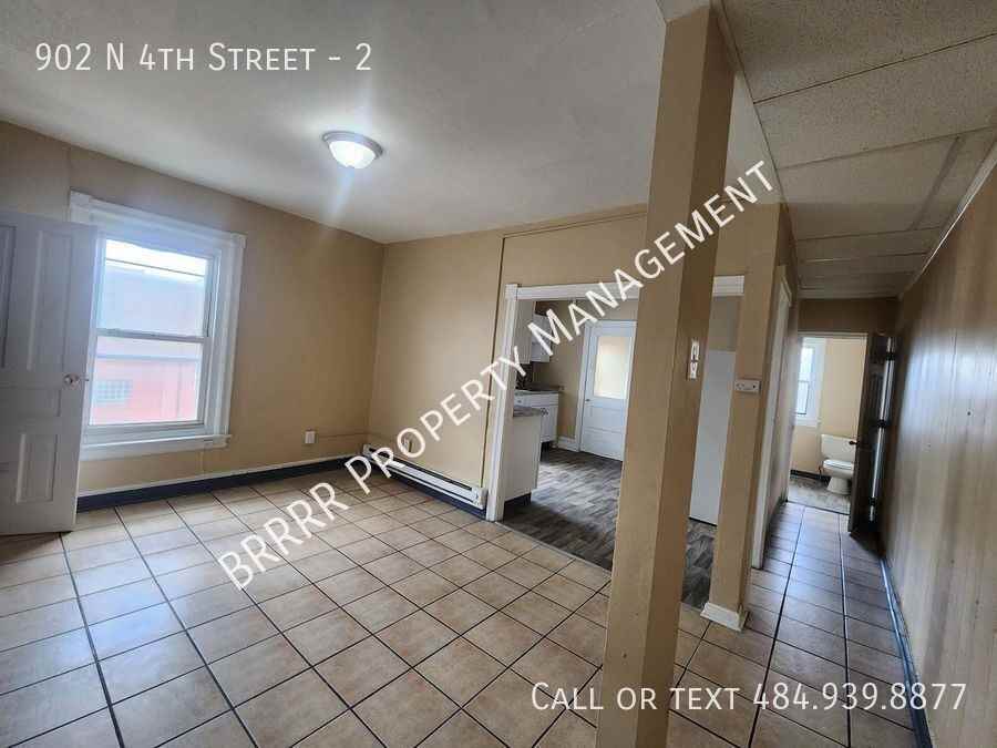 902 N 4th St #2 - Photo 3 of 17