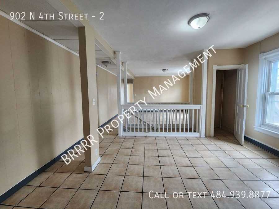 902 N 4th St #2 - Photo 6 of 17