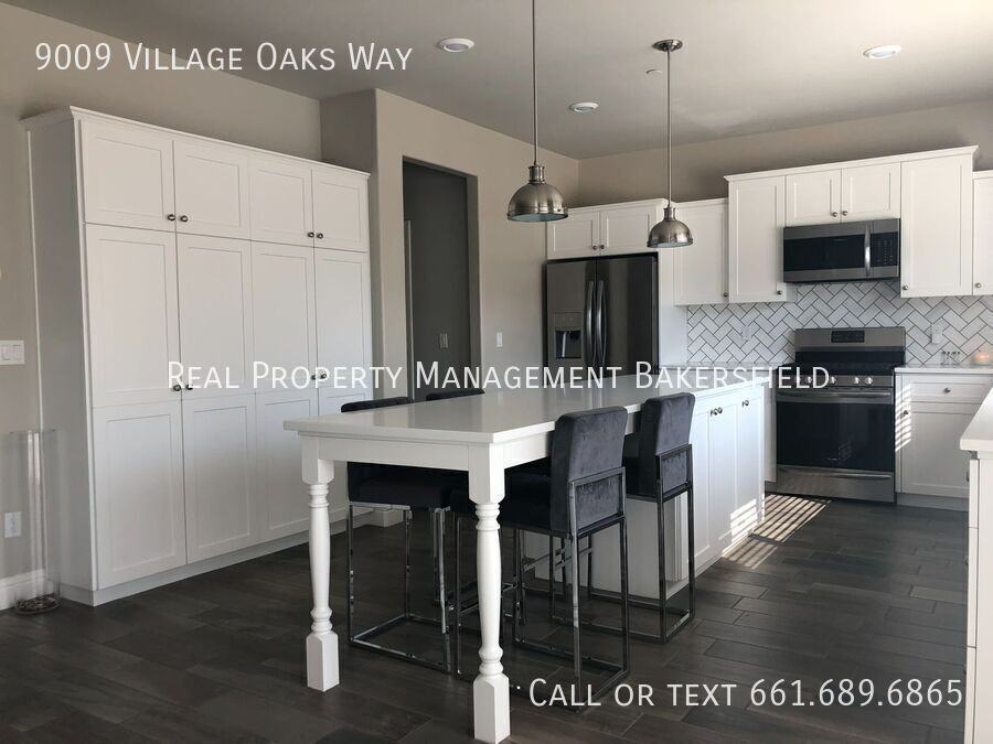 9009 Village Oaks Way - Photo 2 of 11