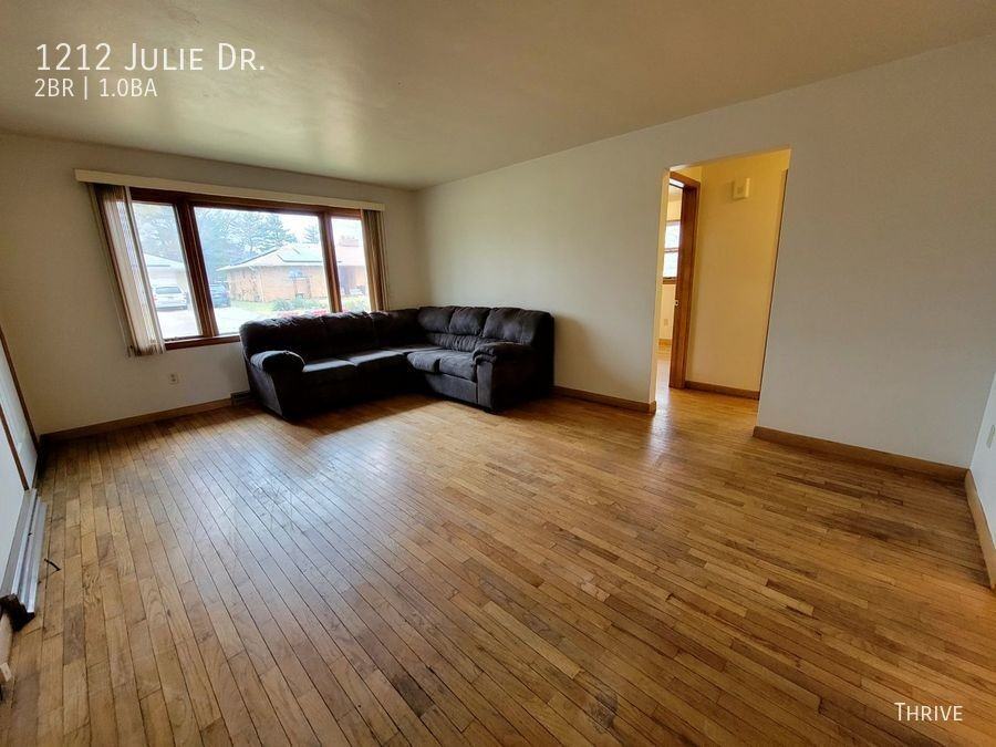 1212 Julie Dr - Photo 3 of 14