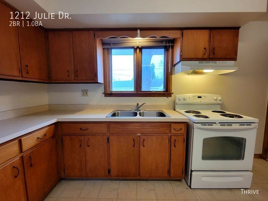 1212 Julie Dr - Photo 5 of 14