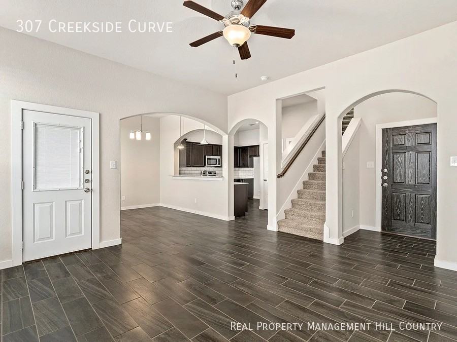 307 Creekside Curv - Photo 2 of 15