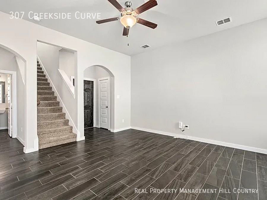 307 Creekside Curv - Photo 4 of 15