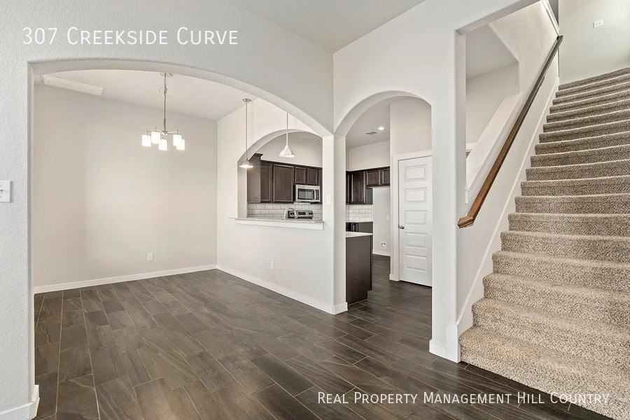 307 Creekside Curv - Photo 5 of 15