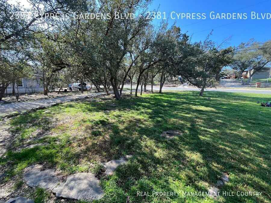 2381 Cypress Gardens Blvd - Photo 4 of 27