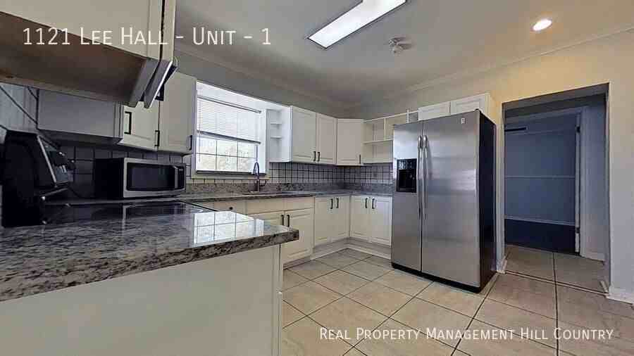 1211 Lee Hall - Unit #1 - Photo 7 of 16