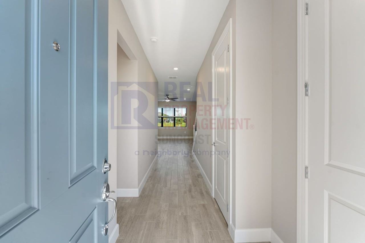 5754 Silverside Pine Ct - Photo 4 of 50