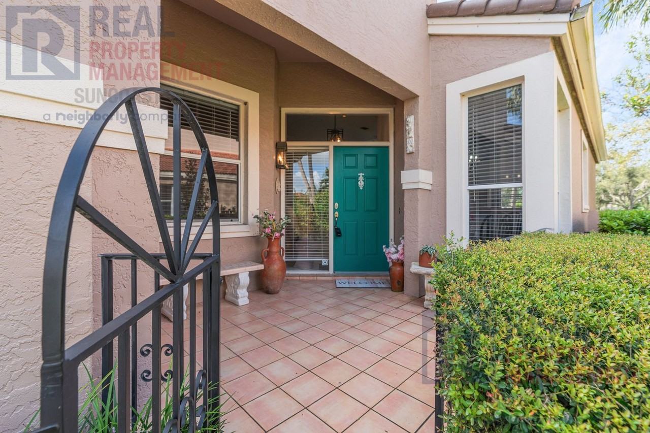 4636 Deer Trail Blvd - Photo 4 of 32