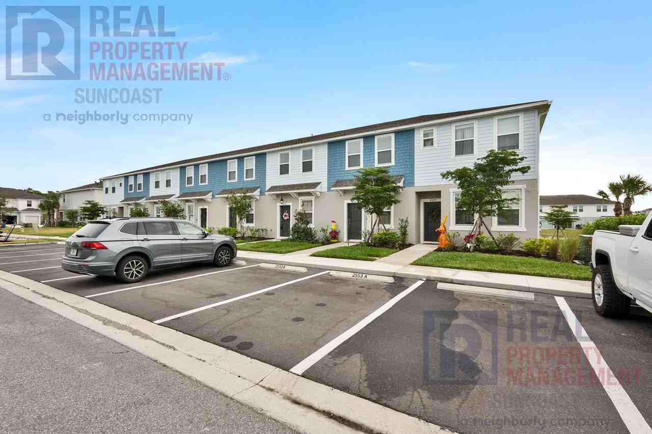 8937 Daybreak St - Photo 5 of 33