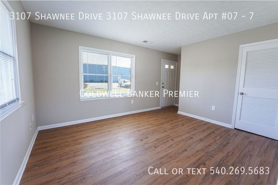 SHAWNEE DRIVE 3107 SHAWNEE & #7 - Photo 3 of 13