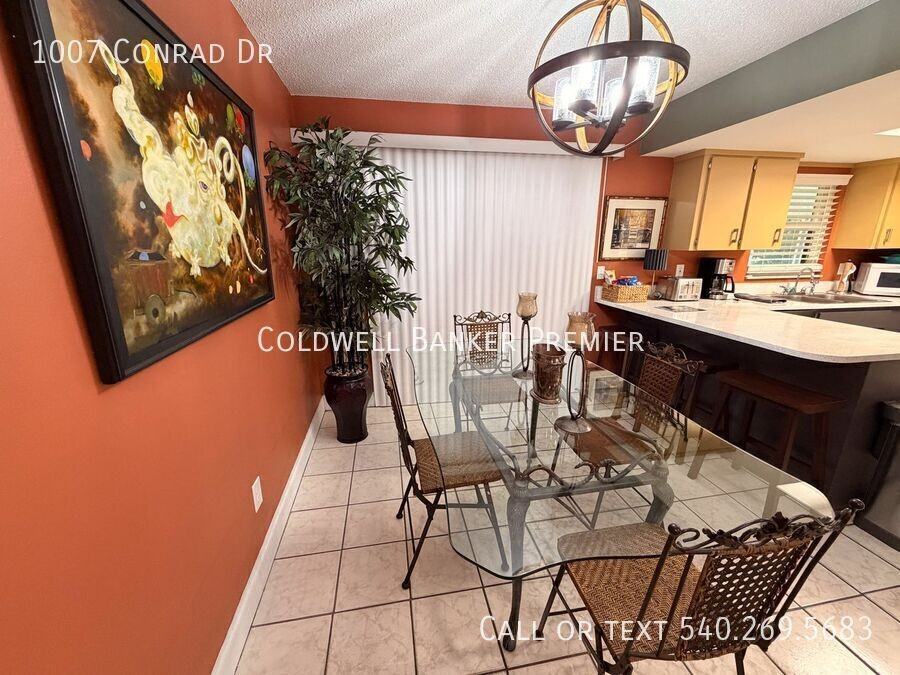 1007 Conrad Dr - Photo 4 of 13