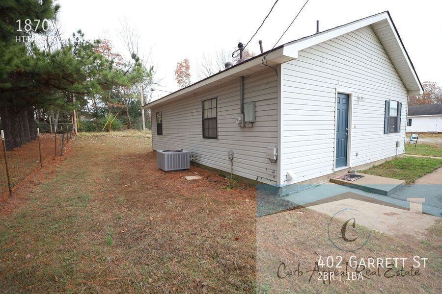 402 Garrett St - Photo 2 of 10