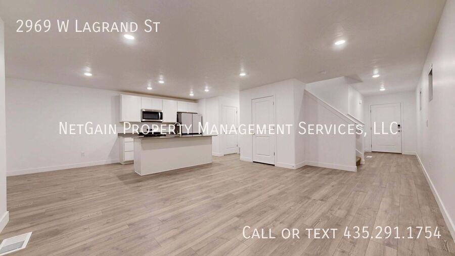 2969 W Lagrand St - Photo 2 of 39