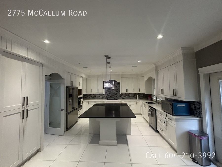 2775 Mccallum Rd - Photo 2 of 18