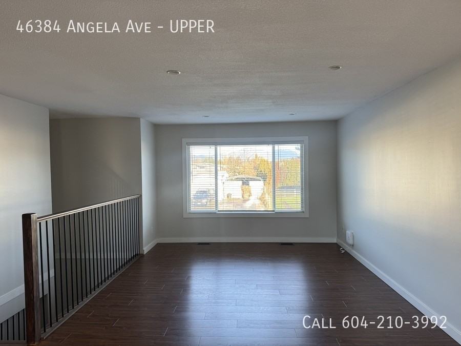 46384 Angela Ave - Photo 4 of 11