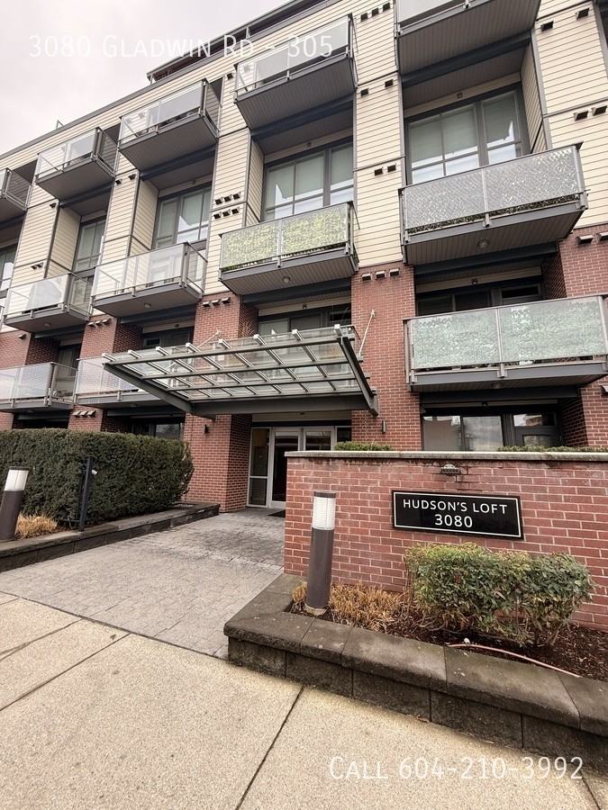 3080 Gladwin Rd #305