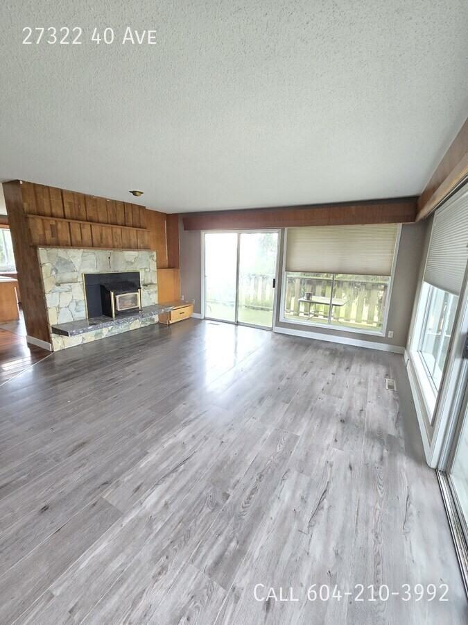 27322 40 Ave - Photo 3 of 13