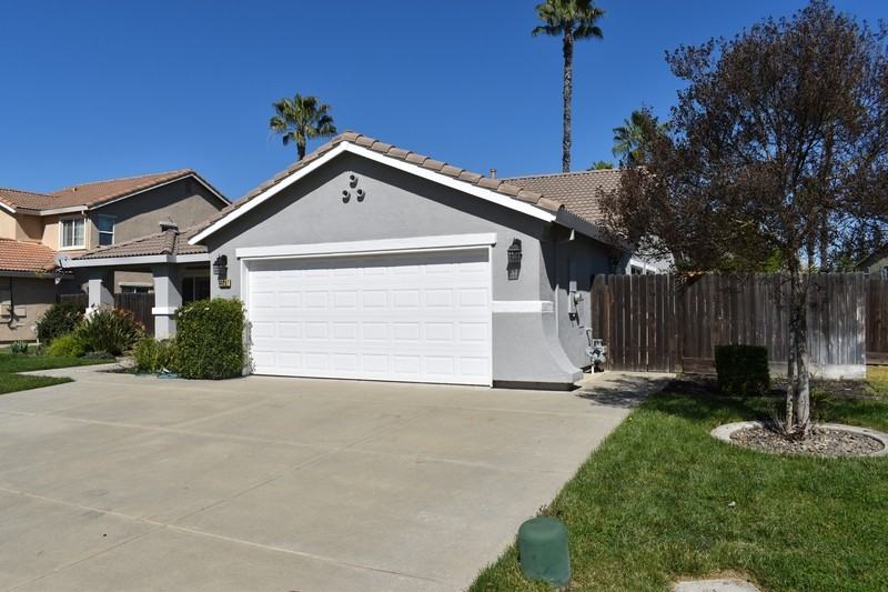 11207 Myrtlewood Dr - Photo 2 of 37