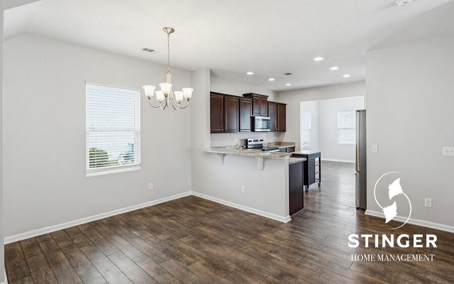 4 Burley Ln - Photo 7 of 39