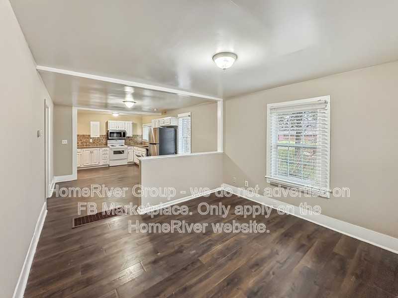 1310 Roanoke Ave - Photo 6 of 21