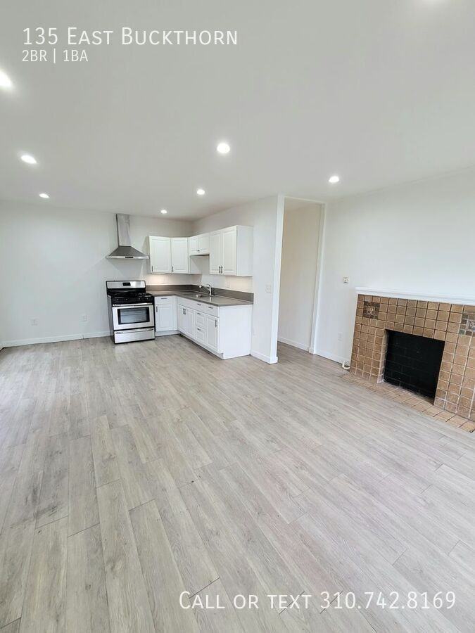 135 E Buckthorn St - Photo 3 of 11