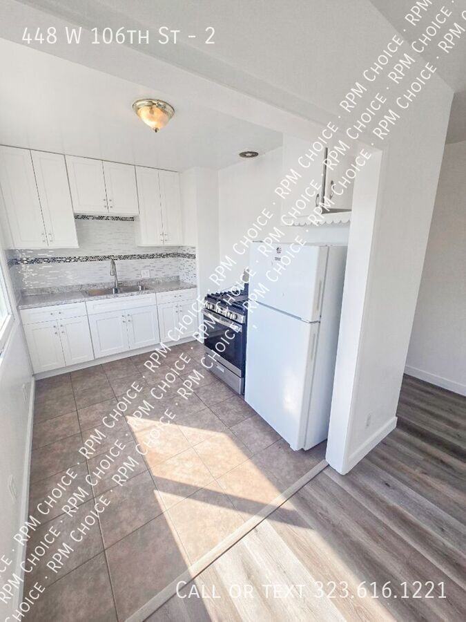 448 W 106th St #2 - Photo 4 of 18