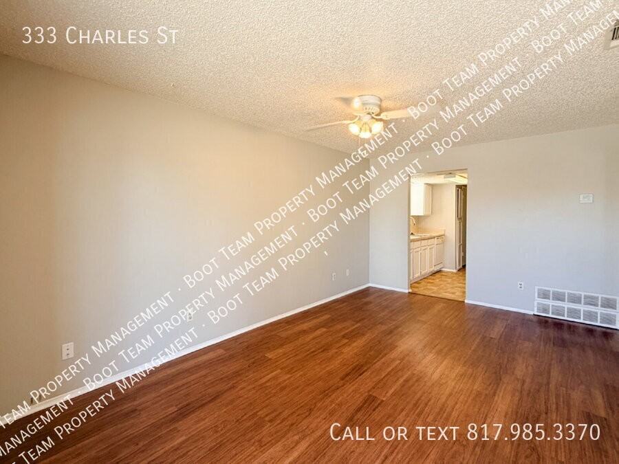 333 Charles St - Photo 4 of 23