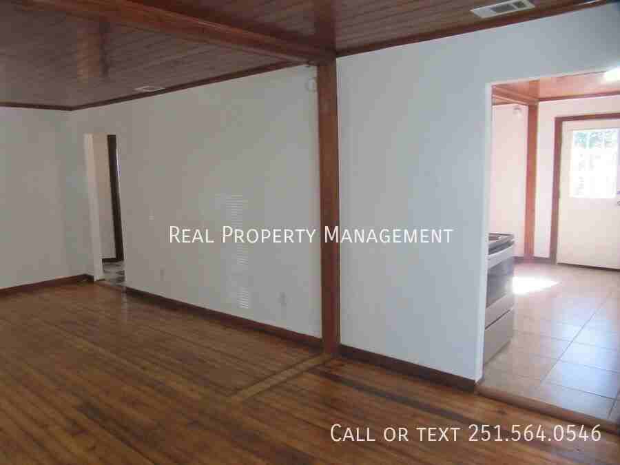 3412 Laverne Dr E - Photo 5 of 16