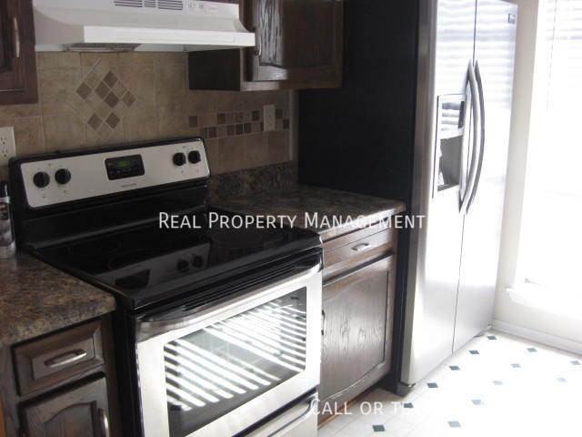 5710 Green Hill Ct - Photo 3 of 15