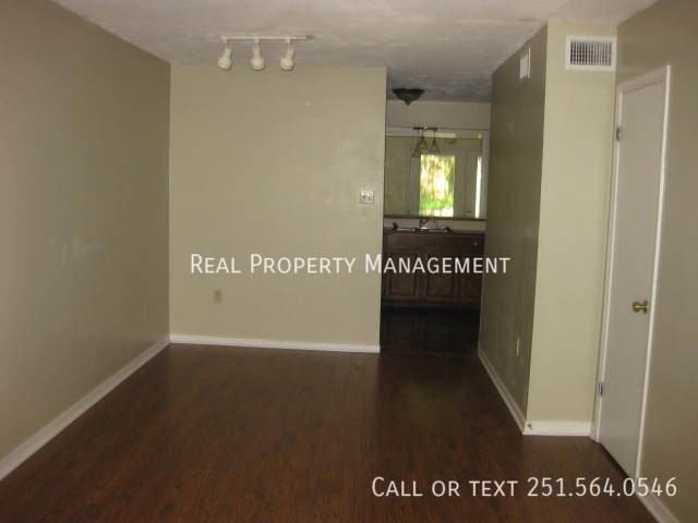 959 Dickenson Ave - Photo 4 of 18