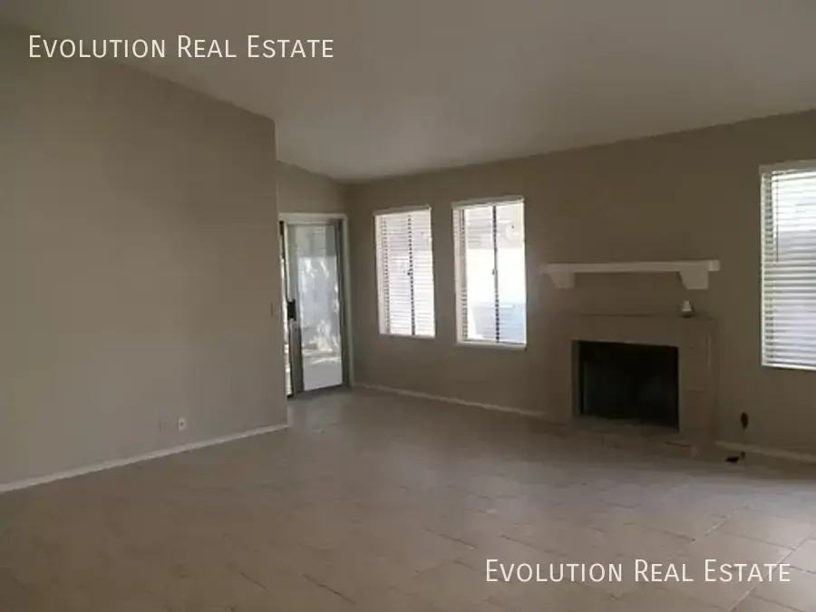 4302 E Rosemonte Dr - Photo 2 of 5